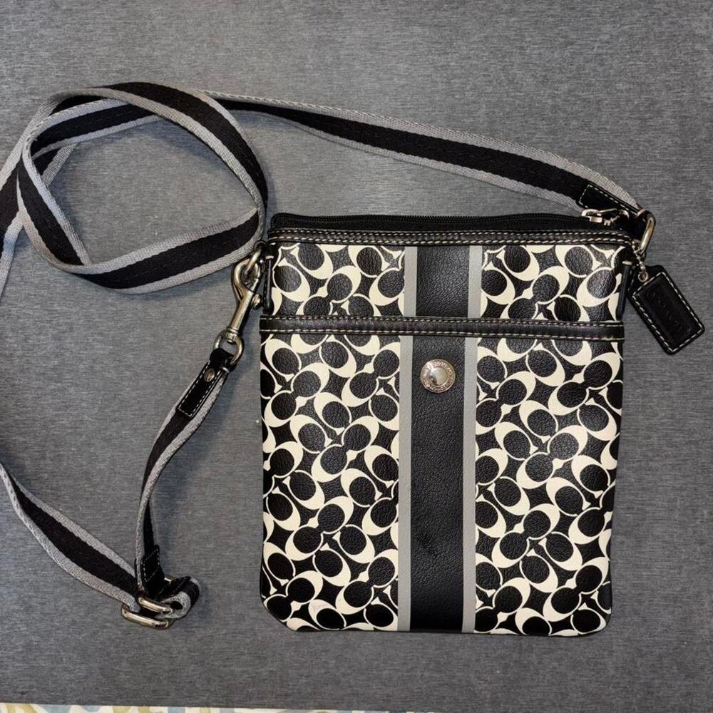 Coach leather crossbody black and white